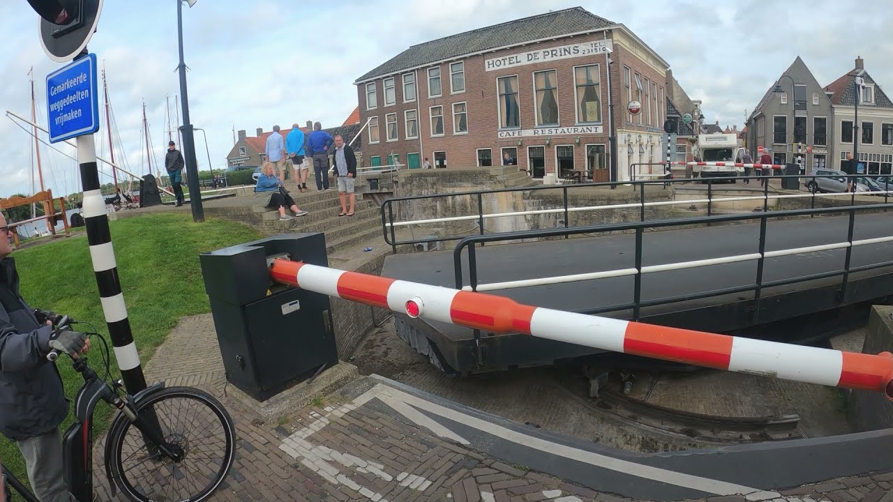 Mit dem Motorboot durch Friesland. Urlaub 2021 September