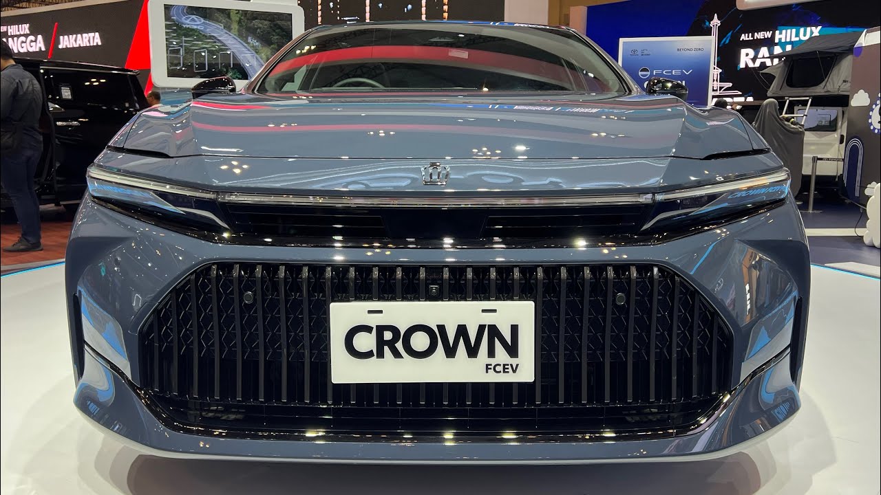 New 2025 Toyota CROWN - The Ultimate Luxury Sedan | Exterior and