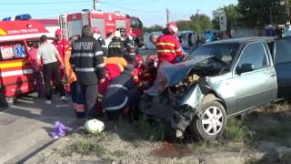 -- material video atașat articolului ”Accident grav între un microbuz cu pasageri şi un autoturism la ieşirea din Balş spre Slatina, soldat cu 14 răniţi”, publicat de ”ADEVĂRUL” 27 august 2015.