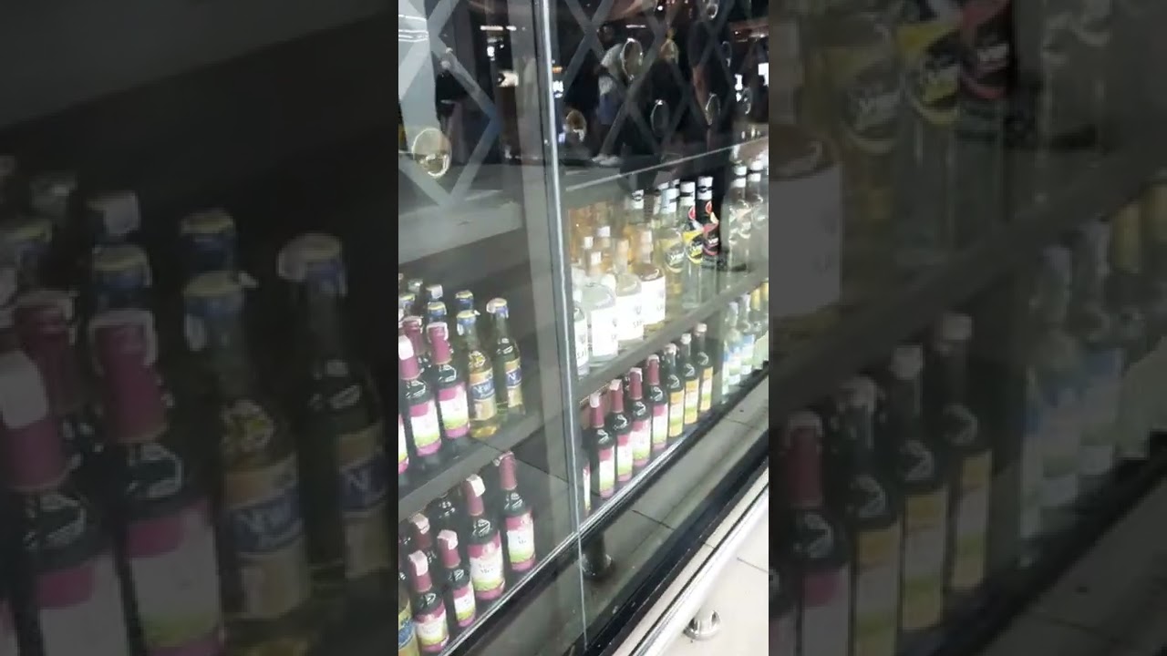 etalasi penjualan minuman di  dalam mall👍👍👍👍⚘