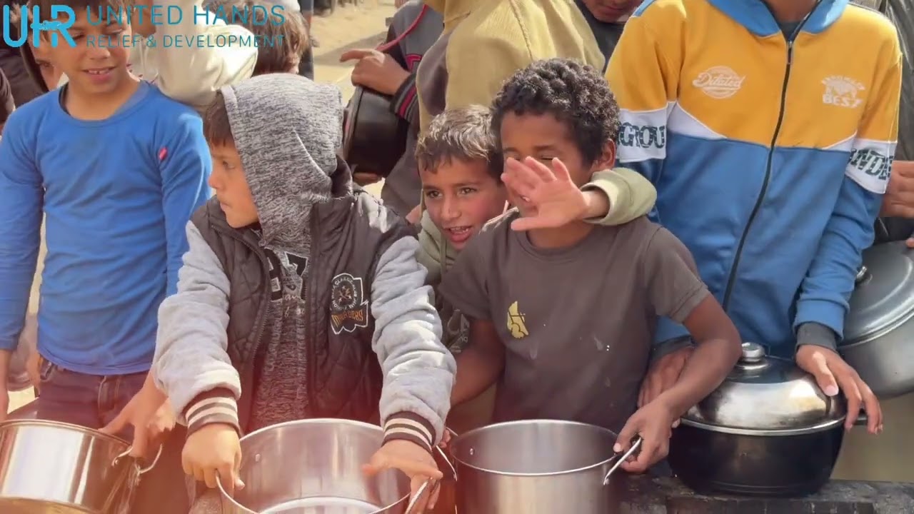 Gaza daily meals distribution 