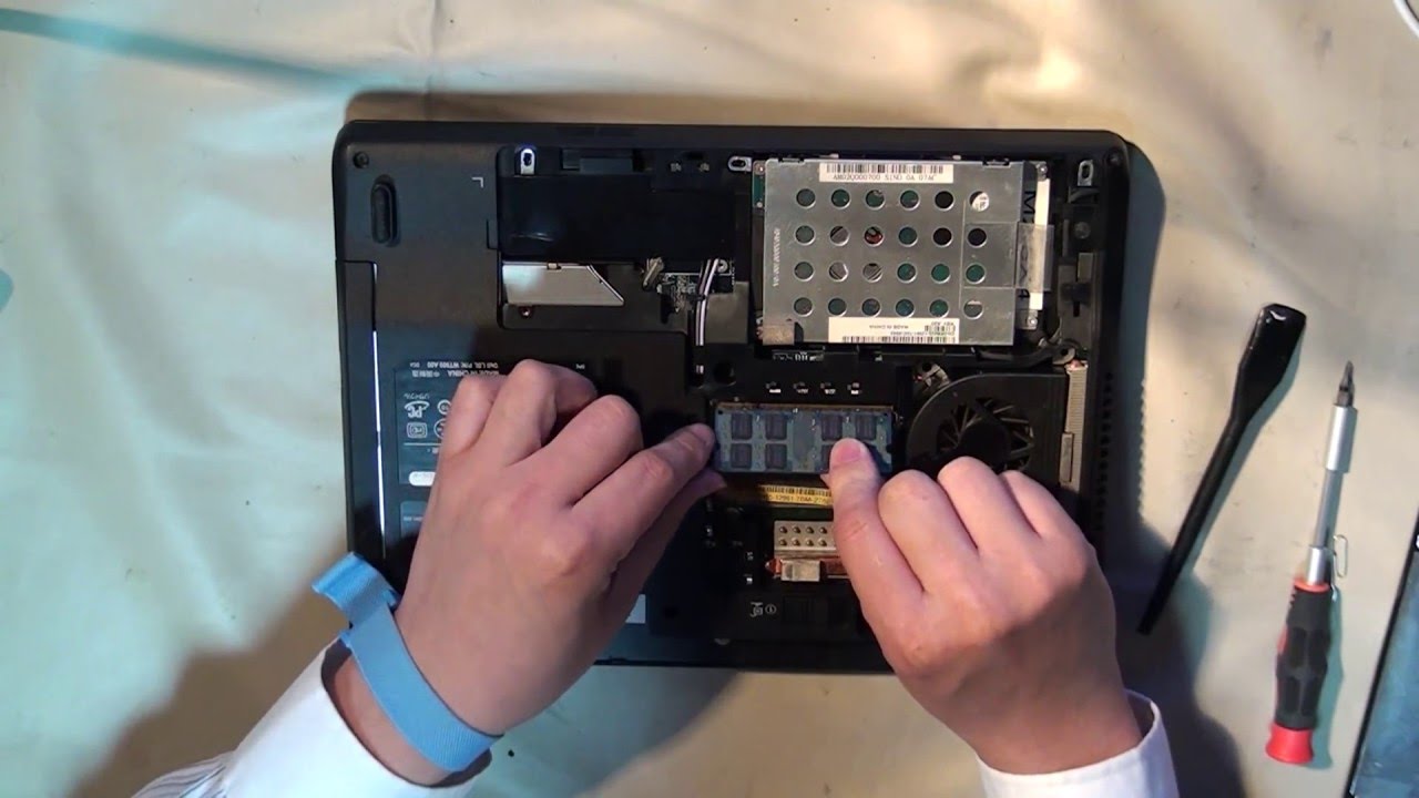 パソコン修理】【DELL VOSTRO1200】メモリ交換・メモリ増設 - YouTube パソコン修理】【DELL VOSTRO1200】メモリ交換・メモリ増設 - YouTube