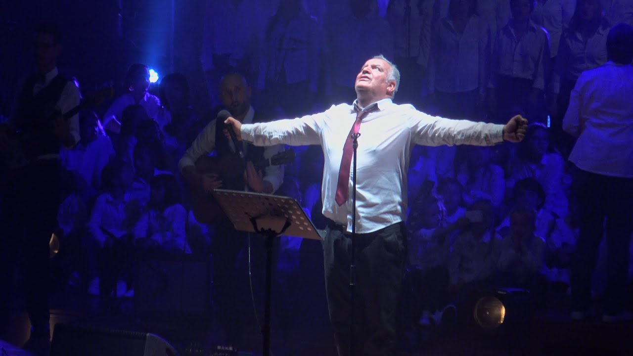 Magyd Cherfi et 220 choristes