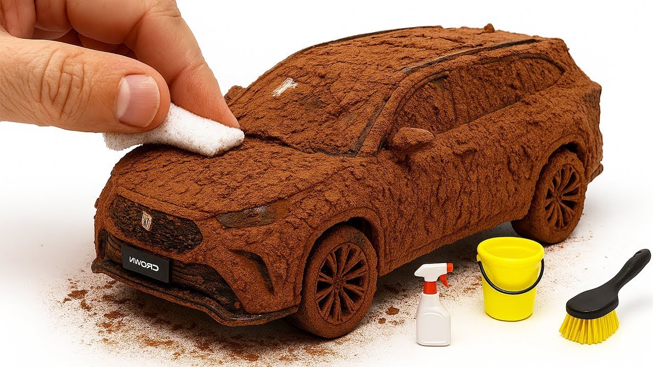 Super Realistic Cleaning of a 1:20 Toyota Crown After Being Completely Buried in Thick Mud