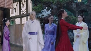 Evil princess seduces the emperor but she is ignored by him and ridiculed by Feng Jiu
