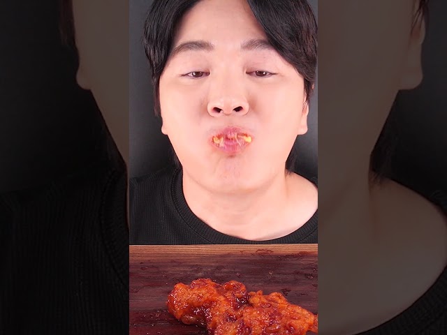 Mukbang ASMR #Shorts :) Fried Chicken & Fire Noodles Eating 교촌 레드순살 & 불닭볶음면 먹방