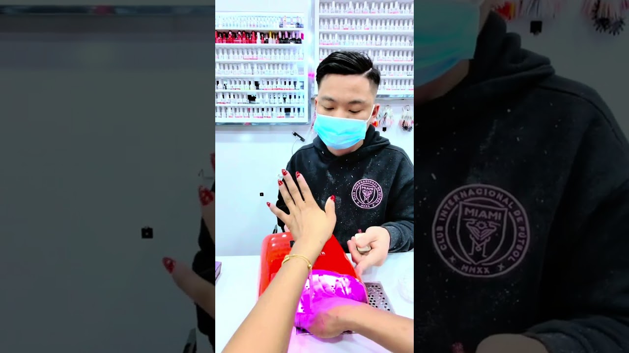 My new nails 💅 simple and beautiful design 👌🏽