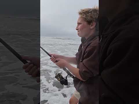 صيد سمك الراي اللساع في شاطئ بوليناس