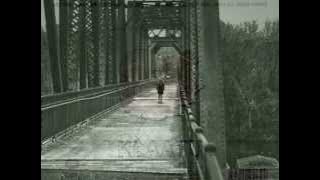 Klaatu - Knee Deep in Love (1980) lyrics