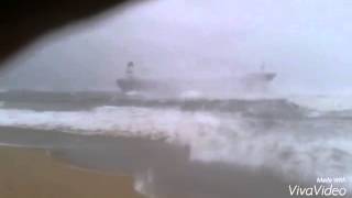 Oil Tanker M T Pratibha Cauvery runs aground at Elliot's Beach - Live footage