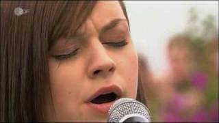 Amy Macdonald - This Is The Life,  ZDF Fernsehgarten 2008 (HQ) chords