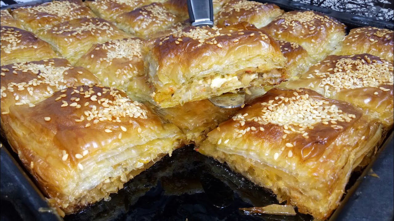 فطيرة مورقة بحشوة مالحة ساهلة بدون ورقة او عجين مورق***