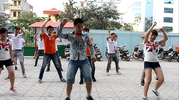 Sinh viên FPT Polytechnic Hà Nội nhảy Flash mob