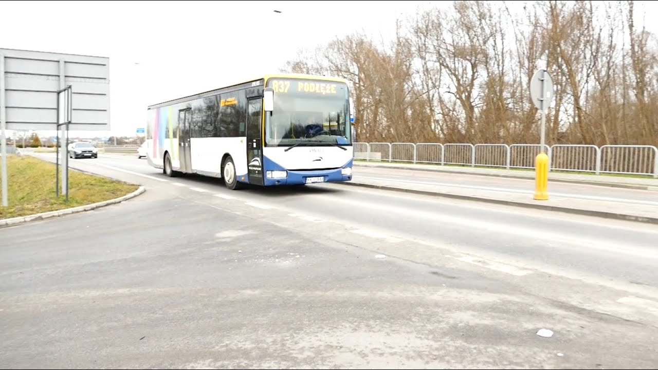 Przejazd autobusem Kolei Małopolskich A37. Trasa Proszowice - Wawrzeńczyce - Niepołomice - Podłęże