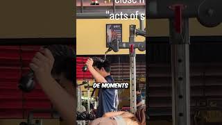 Thumbnail for Cet Homme est le Héros de cette Salle de Sport ♥️