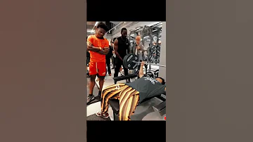 IShowSpeed Bench Press CHALLENGE In China Gym Vs Chinese Gym Bro 
