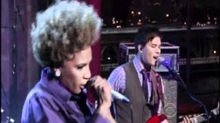 Macy Gray sings Creep on David Letterman (May 8, 2012)