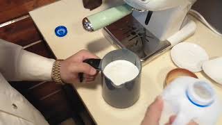 طريقة تحضير الكابتشينو How to prepare a cappuccino?تابع المقطع للأخير ??