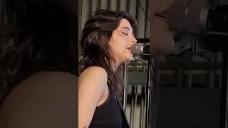 Ale - The Warning - sings Choke - 2022 - ISA tour
