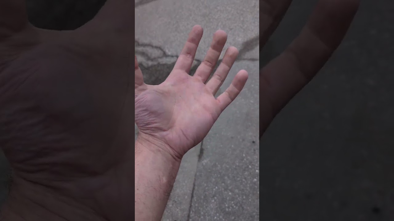 У меня не маленькие руки.