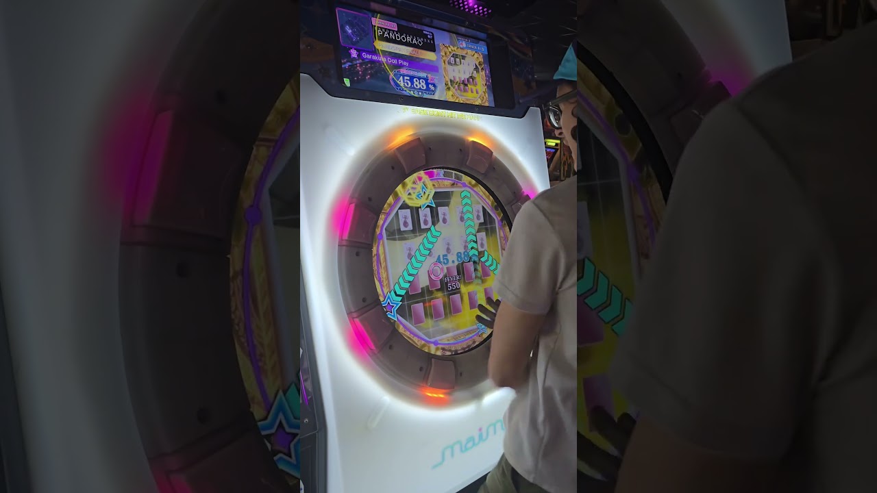1st Time playing Sega Maimai DX. This is my Opponent. #maimaidx