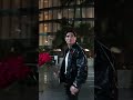 Te traje rosas 🌹. Pd: no fumo.