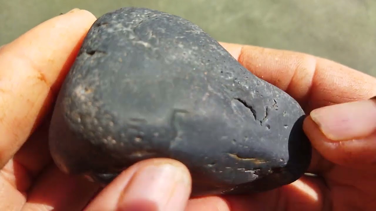 حجر كريم الماس الاسود  رقم  81 