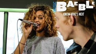 Watch Izzy Bizu Perform &quot;Diamond&quot; Exclusively For Baeble Music