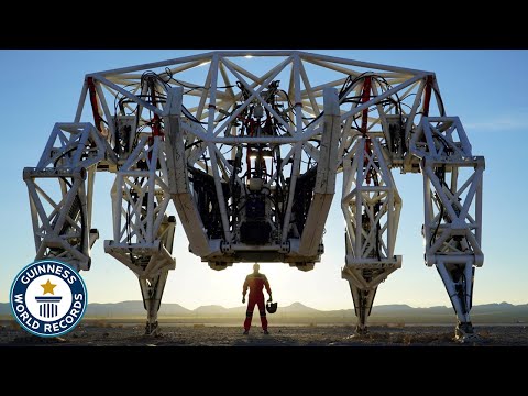 Video: Jonathan Tippett Baut Sich Ein Riesiges Roboterskelett - Alternative Ansicht