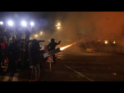 Video Scontri violenti alla protesta antigoverno a Tirana