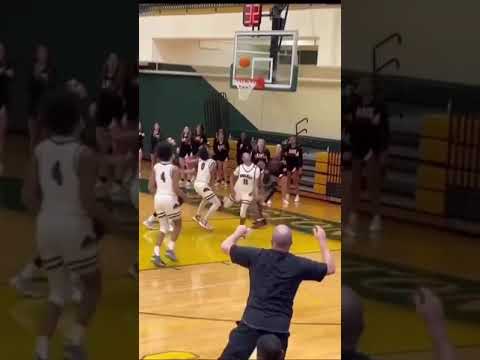 This is a WILD layup 😳😟 (via@jaytooshifty/IG) #shorts