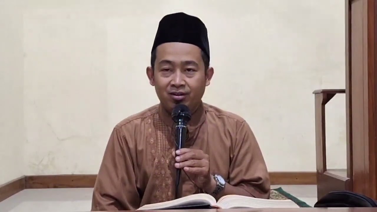 Apakah mencium istri membatalkan wudhu? Menyentuh perempuan madzhab syafi'i | Ustadz Mujiman