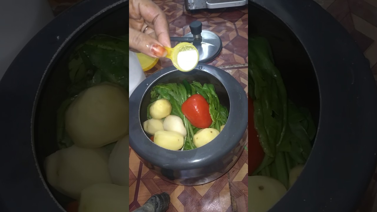 Best Idea Palak potato Recipe In Pressure Cooker || Easy Palak Curry 