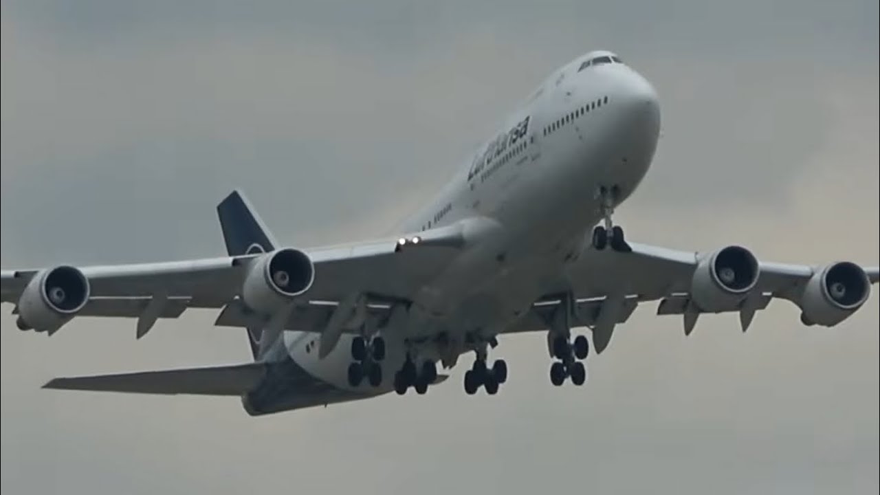 Lufthansa Boeing 747-4 