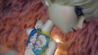 à la découverte des tatouages de Tay' et Emi !