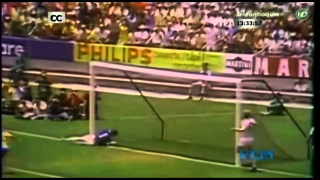 Memo Ochoa y Gordon Banks, La atajada del siglo