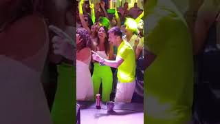 Watch Leo messi Sing & Salsa dance With Antonela In Argentinean Concert!Dec31,2021