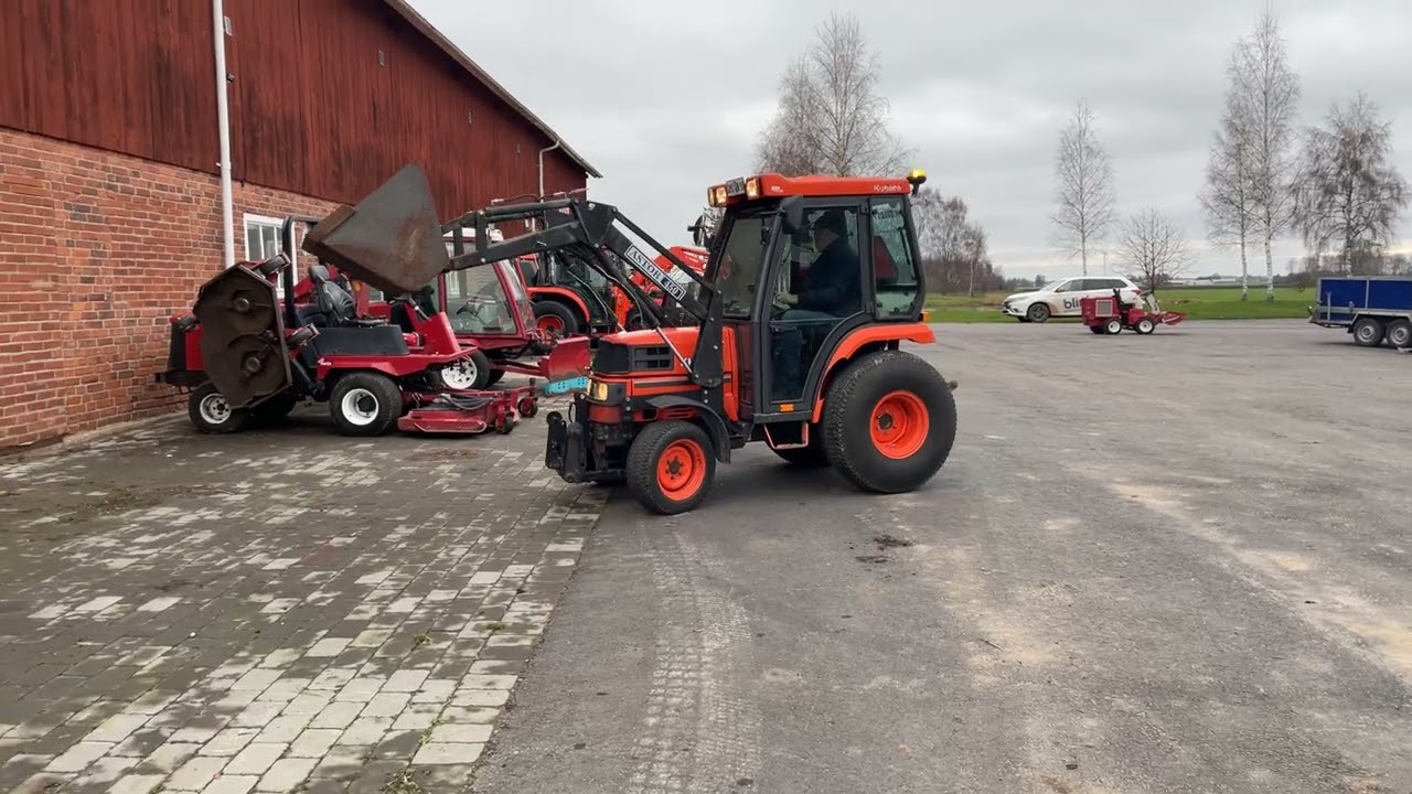 Kompakttraktor Kubota ST-30