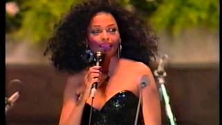 Miniatura de vídeo de "Ain't No Mountain High Enough -1996- Diana Ross live in Budapest-"