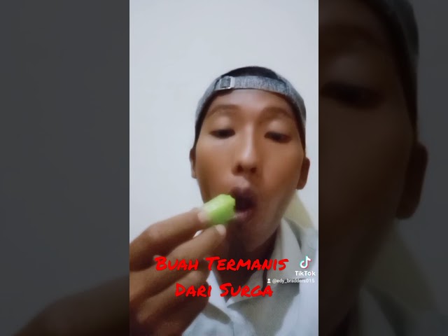 Buah Termanis Dari Surga. Cocok di konsumsi bagi para Jones maka khasiatnya akan .... 😎 #BuahSurga class=