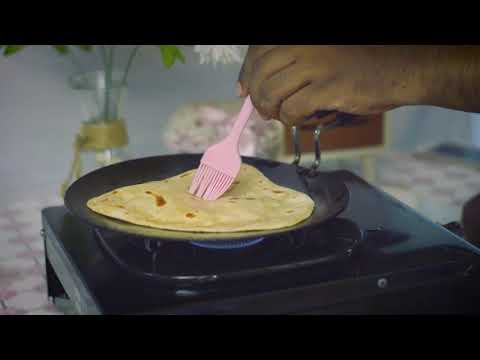 Video: Dalam masakan India, apa itu paratha naan dan chapati?