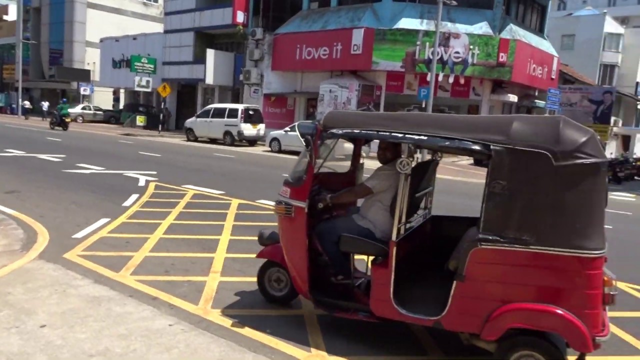 Walking in Colombo, Sri Lanka