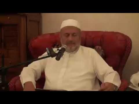 فائدة قال الشيخ عمن رأى صورة وجه النبي في القمر في منامه لم تحصل له رؤية النبي لكن فيها بشرى خير