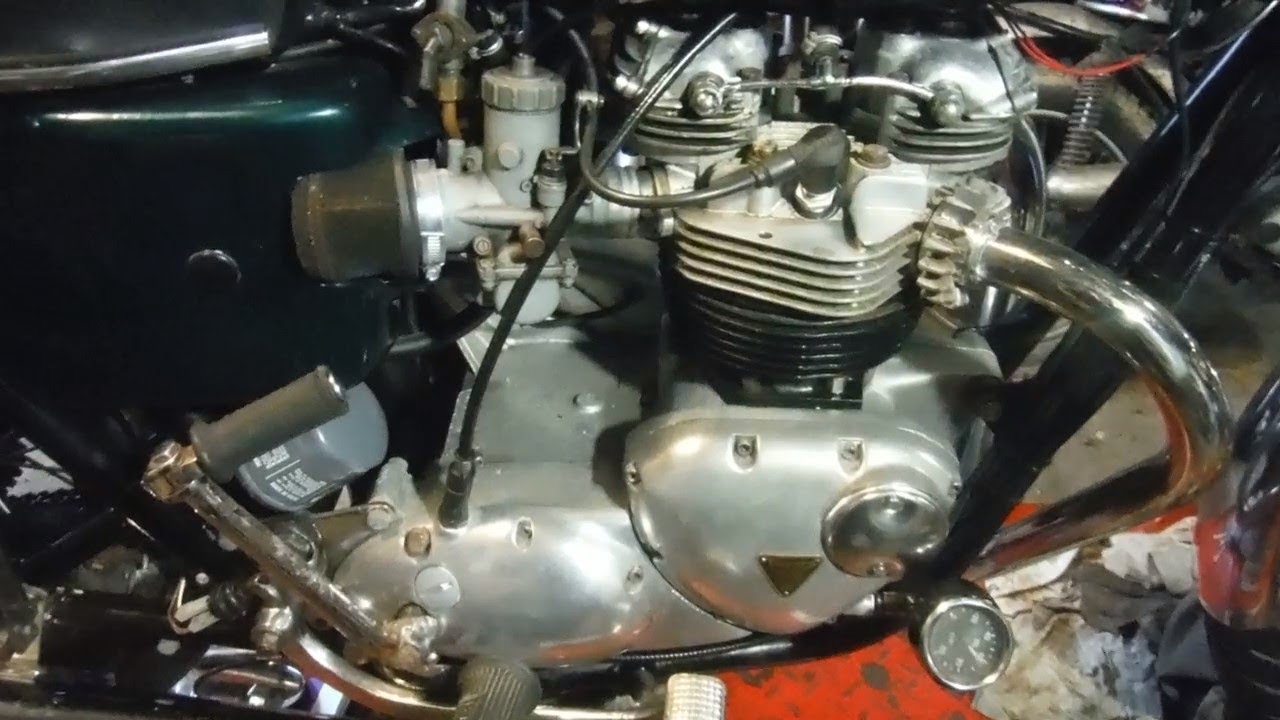 Triumph Bonneville - good oil pressure vs bad oil leak.