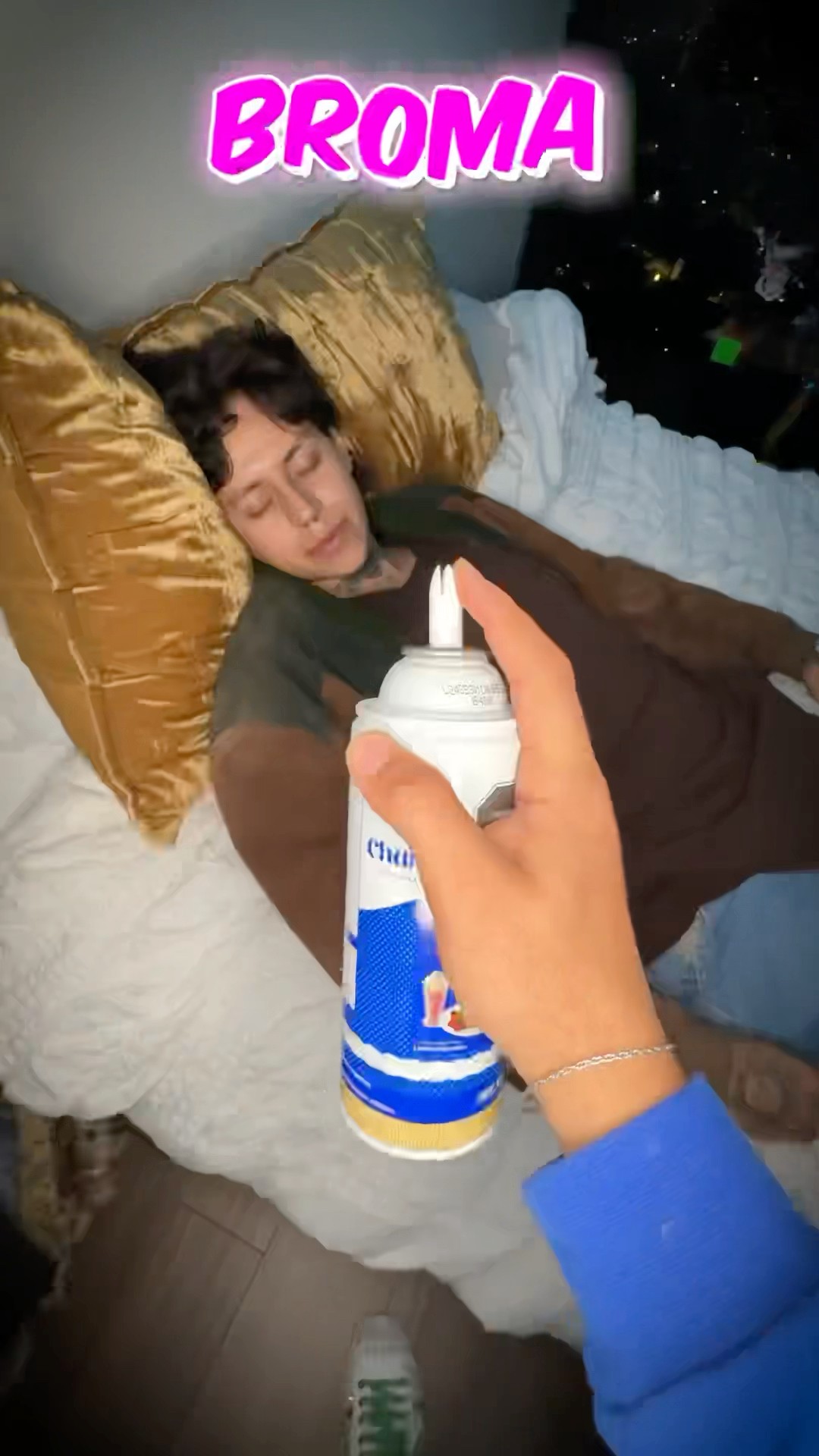 Nunca te quedes dormido en una fiesta????