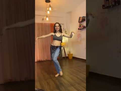 How To Walk With Figure Of 8 Ojasvi Verma Howto Bellydance Shorts