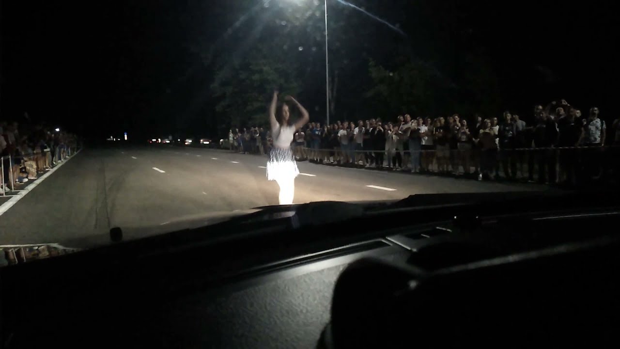 Jeep SRT8 wk1 ~450 hp vs Nissan Skyline R33 RB25DET 4WD