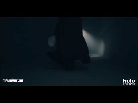 1 سریال سرگذشت ندیمه یا قصه ندیمه ۲۰۱۷ TV Series The Handmaid S Tale 