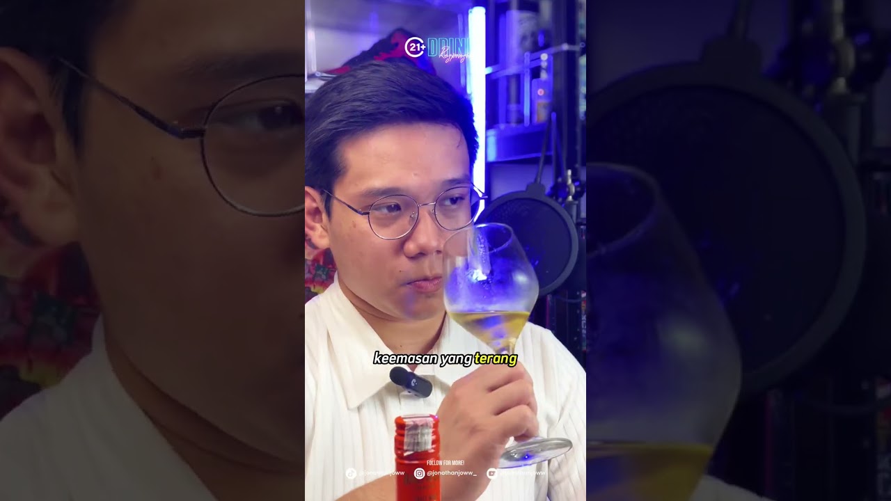 Wine dari buah salak dan jambu mete, tertarik nyobain ga? 🤔 