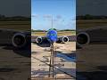Southwest 737 taxing to jet-bridge #boeing #boeing737 #southwestairlines #planespotting #aviation
